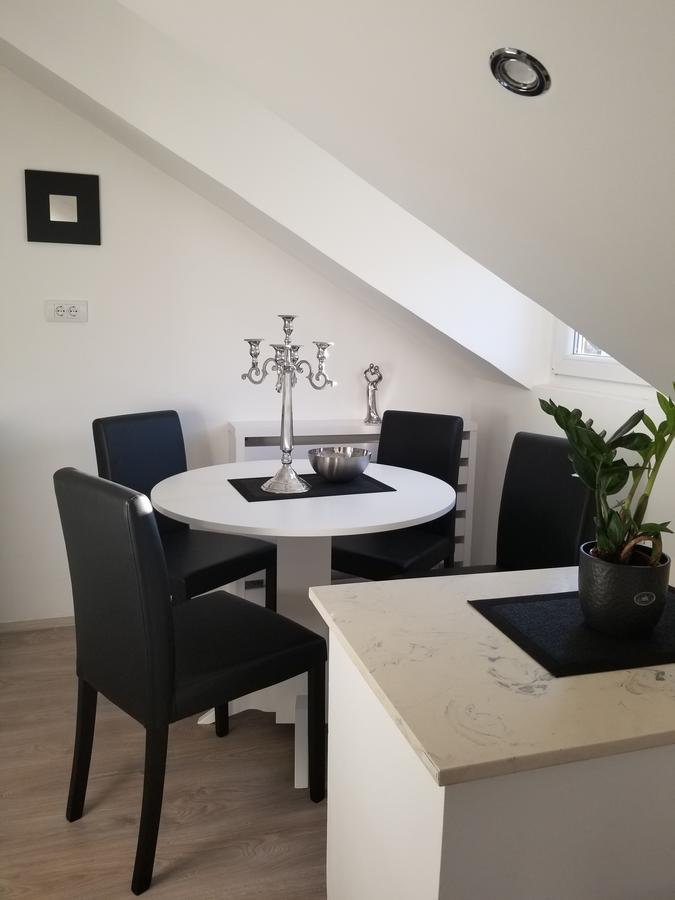 Stan na dan Angel Apartment Novi Sad Bagian luar foto