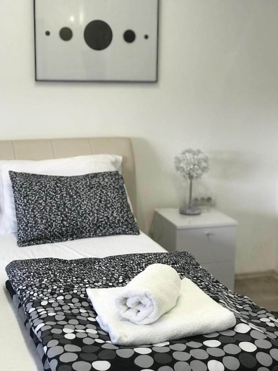 Stan na dan Angel Apartment Novi Sad Bagian luar foto