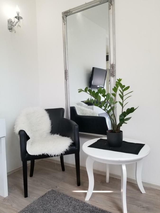 Stan na dan Angel Apartment Novi Sad Bagian luar foto